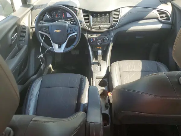 KL7CJLSBXJB580807 2018 CHEVROLET TRAX - Image 8