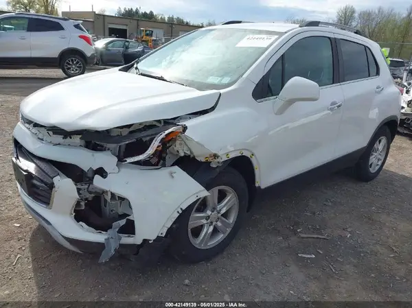 KL7CJLSBXJB597283 2018 CHEVROLET TRAX - Image 2