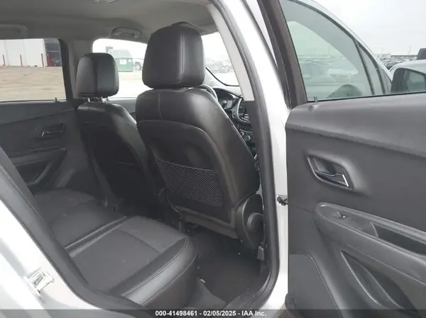 KL7CJLSBXJB600599 2018 CHEVROLET TRAX - Image 8