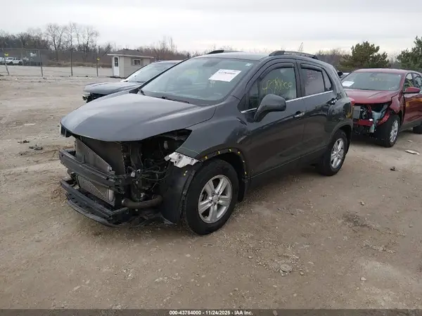 KL7CJLSBXJB626846 2018 CHEVROLET TRAX - Image 2