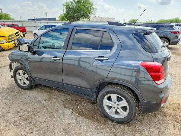 KL7CJLSBXJB628922 2018 CHEVROLET TRAX - Image 2