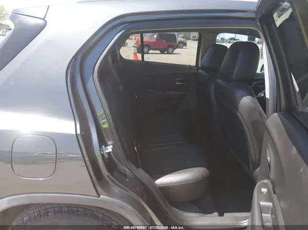 KL7CJLSBXJB629522 2018 CHEVROLET TRAX - Image 8