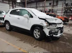 KL7CJLSBXJB658762 2018 CHEVROLET TRAX