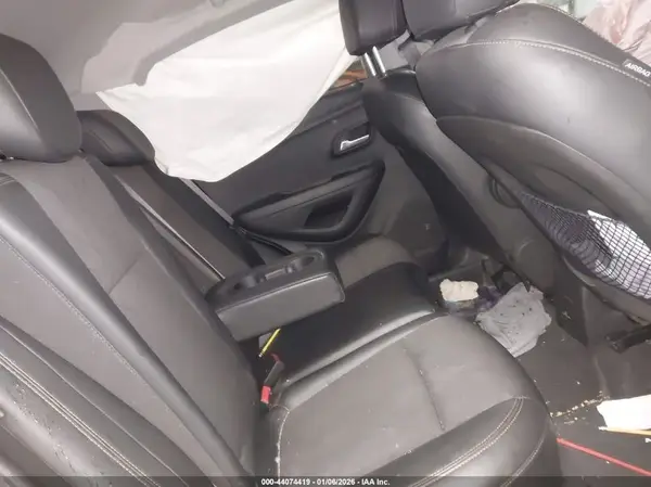 KL7CJLSBXJB658762 2018 CHEVROLET TRAX - Image 8