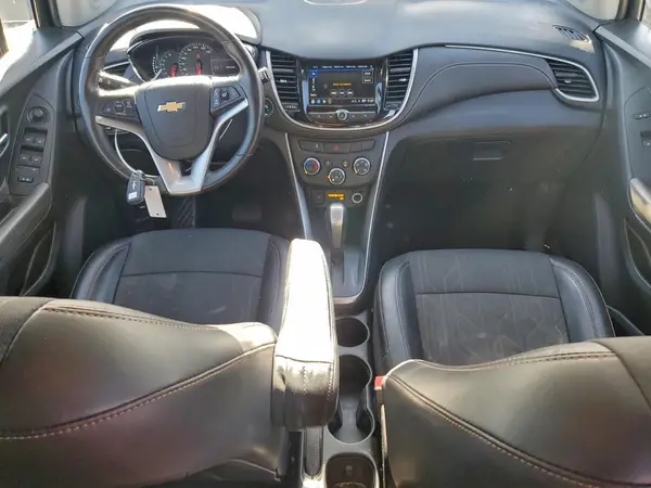 KL7CJLSBXJB678056 2018 CHEVROLET TRAX - Image 8