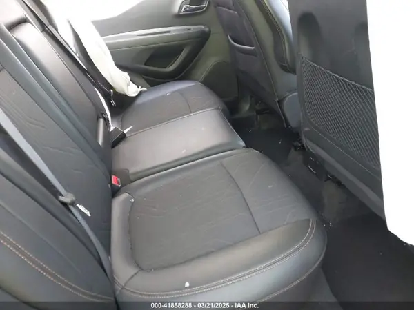 KL7CJLSBXJB687047 2018 CHEVROLET TRAX - Image 8
