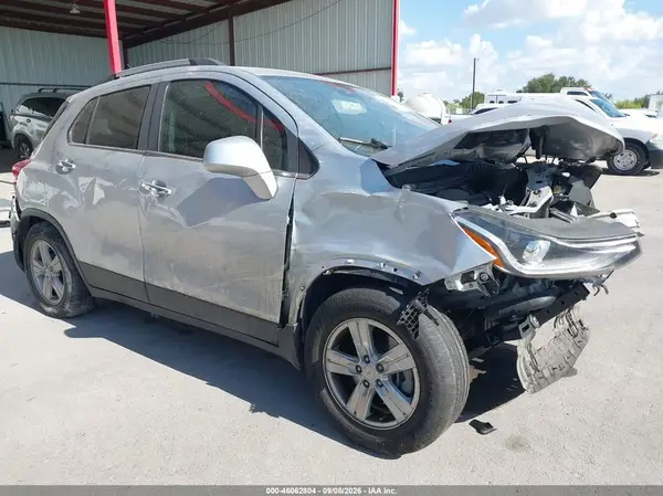 KL7CJLSBXJB726428 2018 CHEVROLET TRAX - Image 1