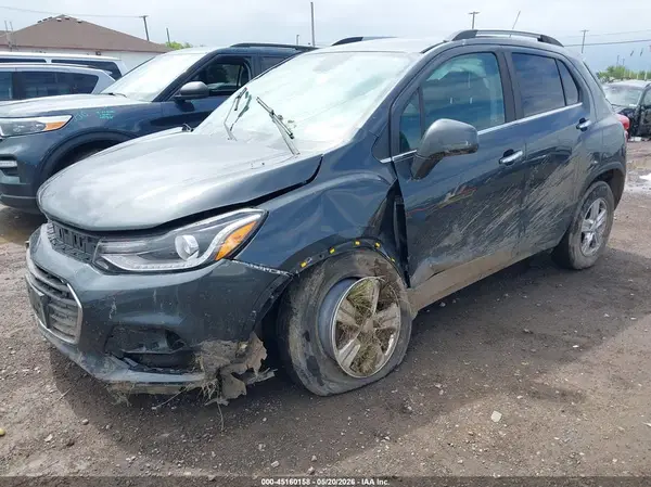 KL7CJLSBXJB726543 2018 CHEVROLET TRAX - Image 2