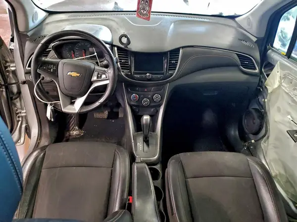 KL7CJLSBXJB727403 2018 CHEVROLET TRAX - Image 8