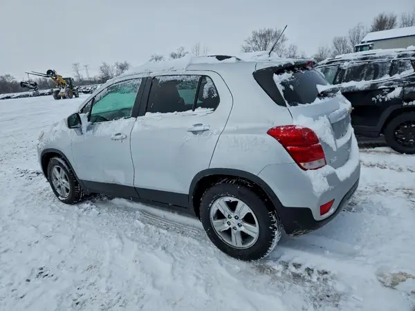 KL7CJLSBXKB722476 2019 CHEVROLET TRAX - Image 2