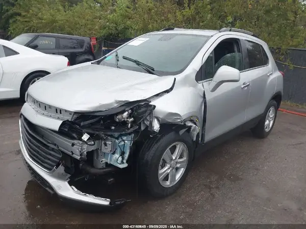 KL7CJLSBXKB817667 2019 CHEVROLET TRAX - Image 2