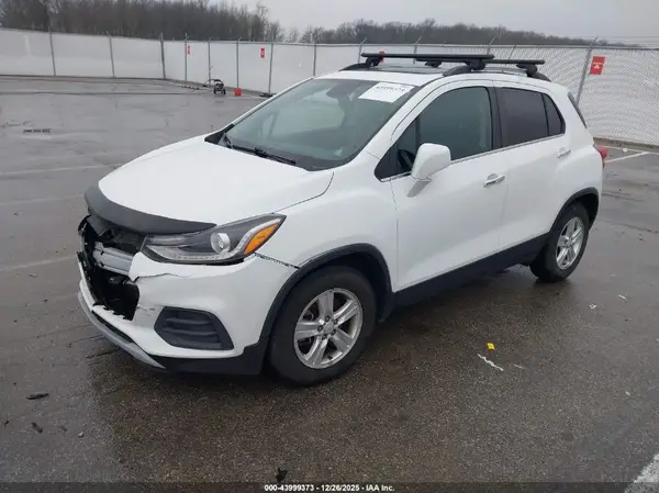 KL7CJLSBXKB817958 2019 CHEVROLET TRAX - Image 2