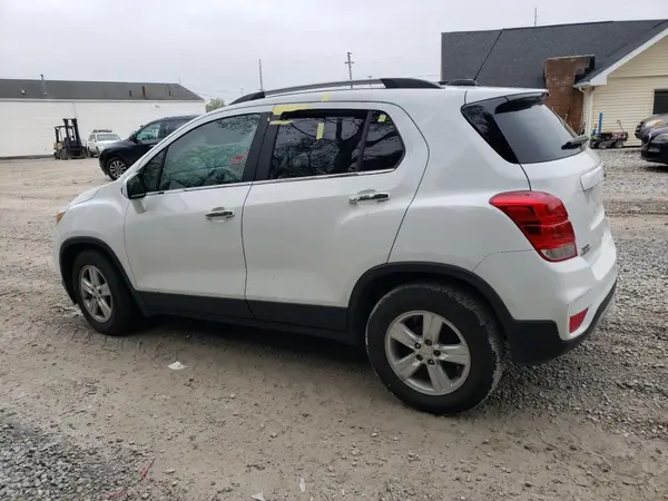 KL7CJLSBXKB825123 2019 CHEVROLET TRAX - Image 2