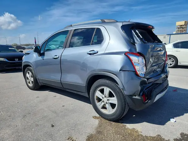KL7CJLSBXKB828801 2019 CHEVROLET TRAX - Image 2
