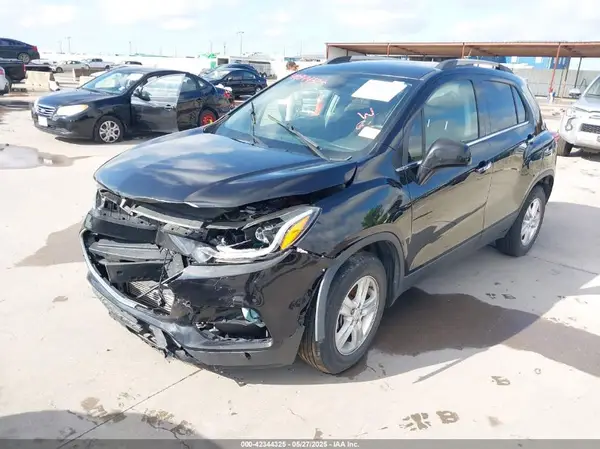 KL7CJLSBXKB847073 2019 CHEVROLET TRAX - Image 2