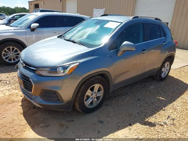 KL7CJLSBXKB856839 2019 CHEVROLET TRAX - Image 2