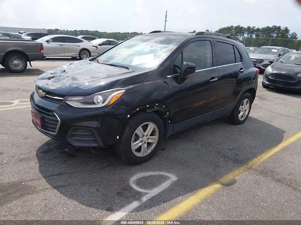 KL7CJLSBXKB857831 2019 CHEVROLET TRAX - Image 2