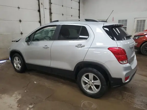 KL7CJLSBXKB858896 2019 CHEVROLET TRAX - Image 2