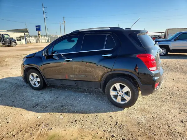 KL7CJLSBXKB860051 2019 CHEVROLET TRAX - Image 2