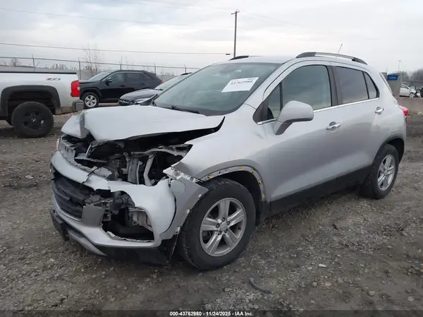 KL7CJLSBXKB915453 2019 CHEVROLET TRAX - Image 2