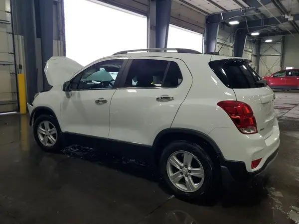 KL7CJLSBXKB916330 2019 CHEVROLET TRAX - Image 2