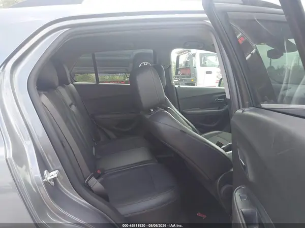 KL7CJLSBXKB918272 2019 CHEVROLET TRAX - Image 8
