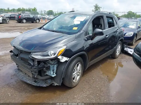 KL7CJLSBXKB934262 2019 CHEVROLET TRAX - Image 2