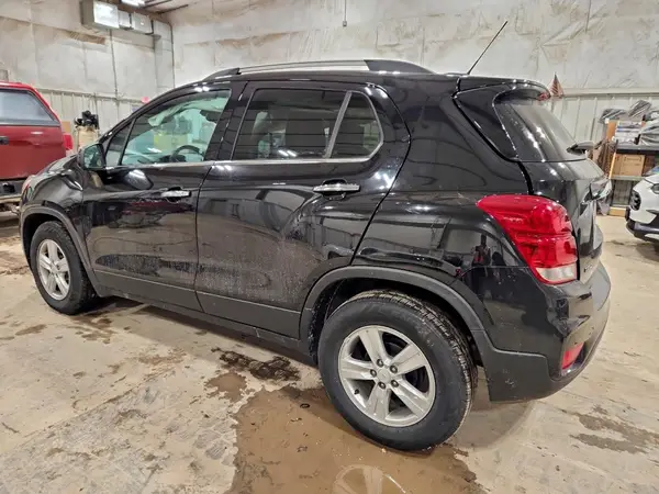 KL7CJLSBXKB948629 2019 CHEVROLET TRAX - Image 2