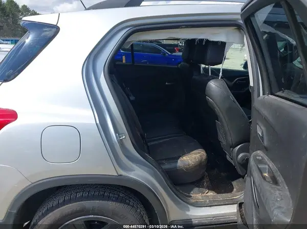KL7CJLSBXKB960960 2019 CHEVROLET TRAX - Image 8