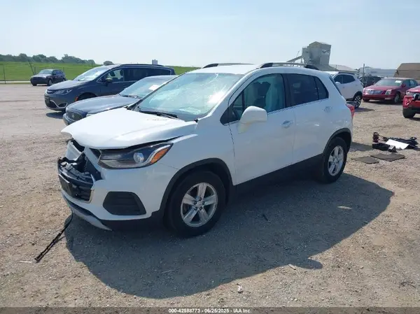 KL7CJLSBXKB963552 2019 CHEVROLET TRAX - Image 2