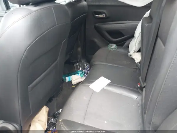 KL7CJLSBXLB002158 2020 CHEVROLET TRAX - Image 8