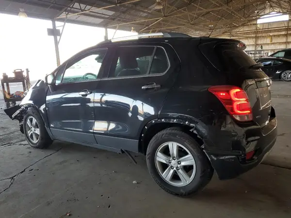 KL7CJLSBXLB002628 2020 CHEVROLET TRAX - Image 2