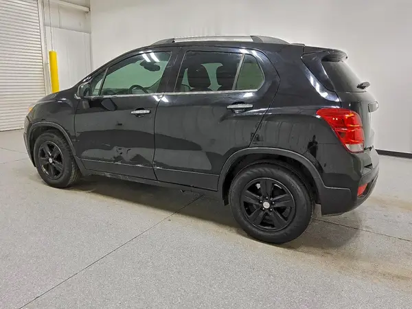 KL7CJLSBXLB010261 2020 CHEVROLET TRAX - Image 2