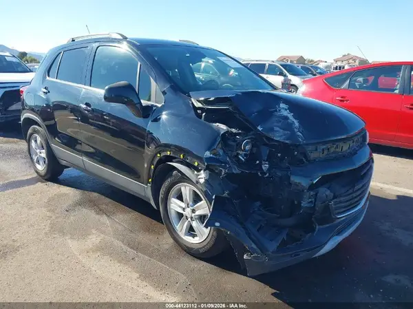 KL7CJLSBXLB010910 2020 CHEVROLET TRAX - Image 1