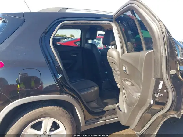 KL7CJLSBXLB010910 2020 CHEVROLET TRAX - Image 8