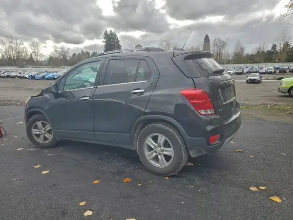 KL7CJLSBXLB012401 2020 CHEVROLET TRAX - Image 2