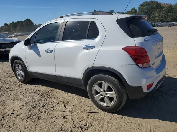 KL7CJLSBXLB027335 2020 CHEVROLET TRAX - Image 2
