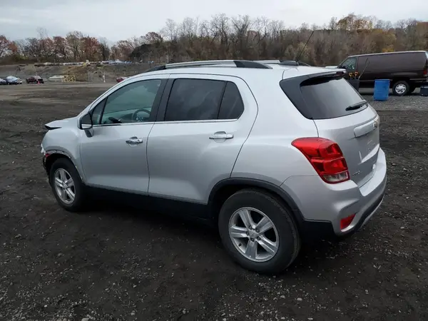 KL7CJLSBXLB030624 2020 CHEVROLET TRAX - Image 2