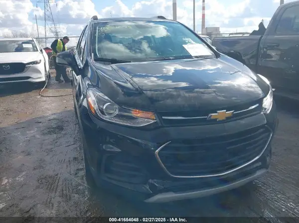 KL7CJLSBXLB032258 2020 CHEVROLET TRAX - Image 1