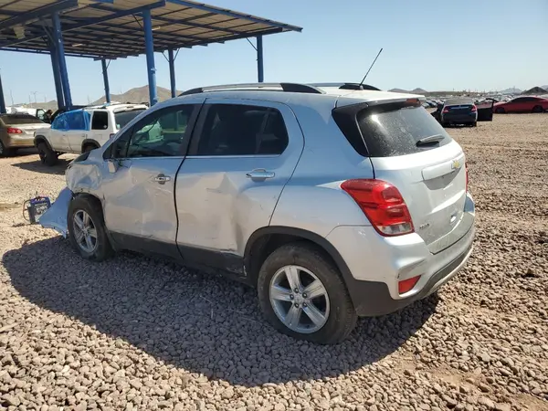KL7CJLSBXLB037394 2020 CHEVROLET TRAX - Image 2