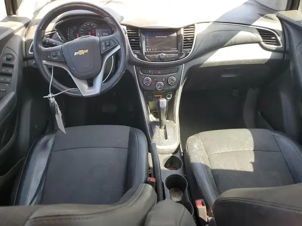 KL7CJLSBXLB037394 2020 CHEVROLET TRAX - Image 8