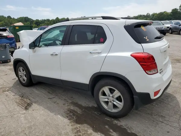 KL7CJLSBXLB044426 2020 CHEVROLET TRAX - Image 2