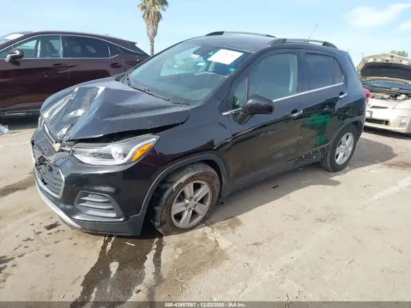 KL7CJLSBXLB052641 2020 CHEVROLET TRAX - Image 2