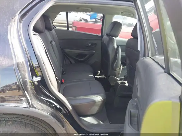KL7CJLSBXLB052641 2020 CHEVROLET TRAX - Image 8