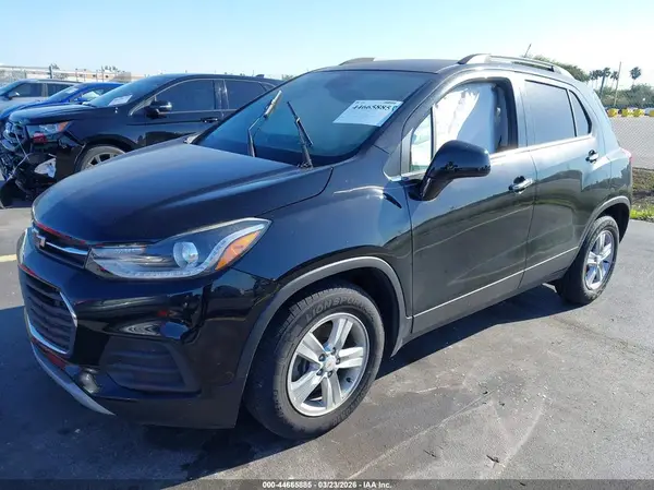 KL7CJLSBXLB070816 2020 CHEVROLET TRAX - Image 2