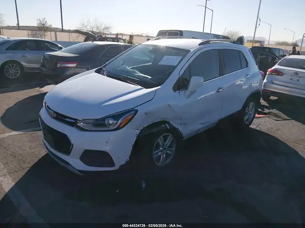 KL7CJLSBXLB073425 2020 CHEVROLET TRAX - Image 2