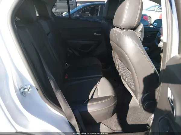 KL7CJLSBXLB073425 2020 CHEVROLET TRAX - Image 8
