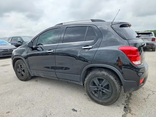 KL7CJLSBXLB075191 2020 CHEVROLET TRAX - Image 2