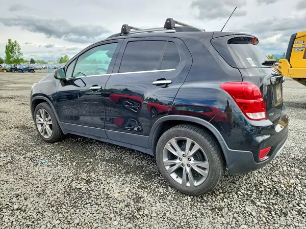 KL7CJLSBXLB085851 2020 CHEVROLET TRAX - Image 2