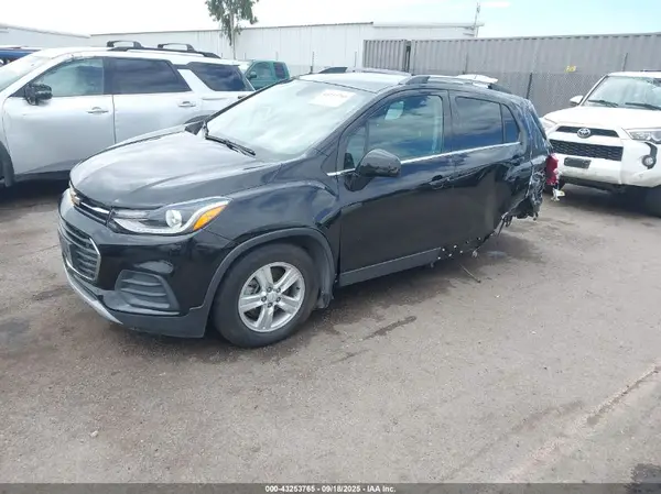 KL7CJLSBXLB314318 2020 CHEVROLET TRAX - Image 2